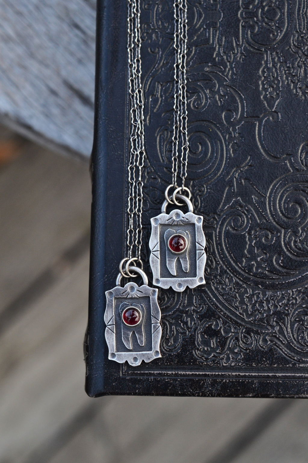 Sweet Tooth Molar Cameo - Garnet
