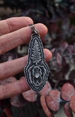 Twin Skulls Evergreen Necklace - Black Mother of Pearl - 18" Chain