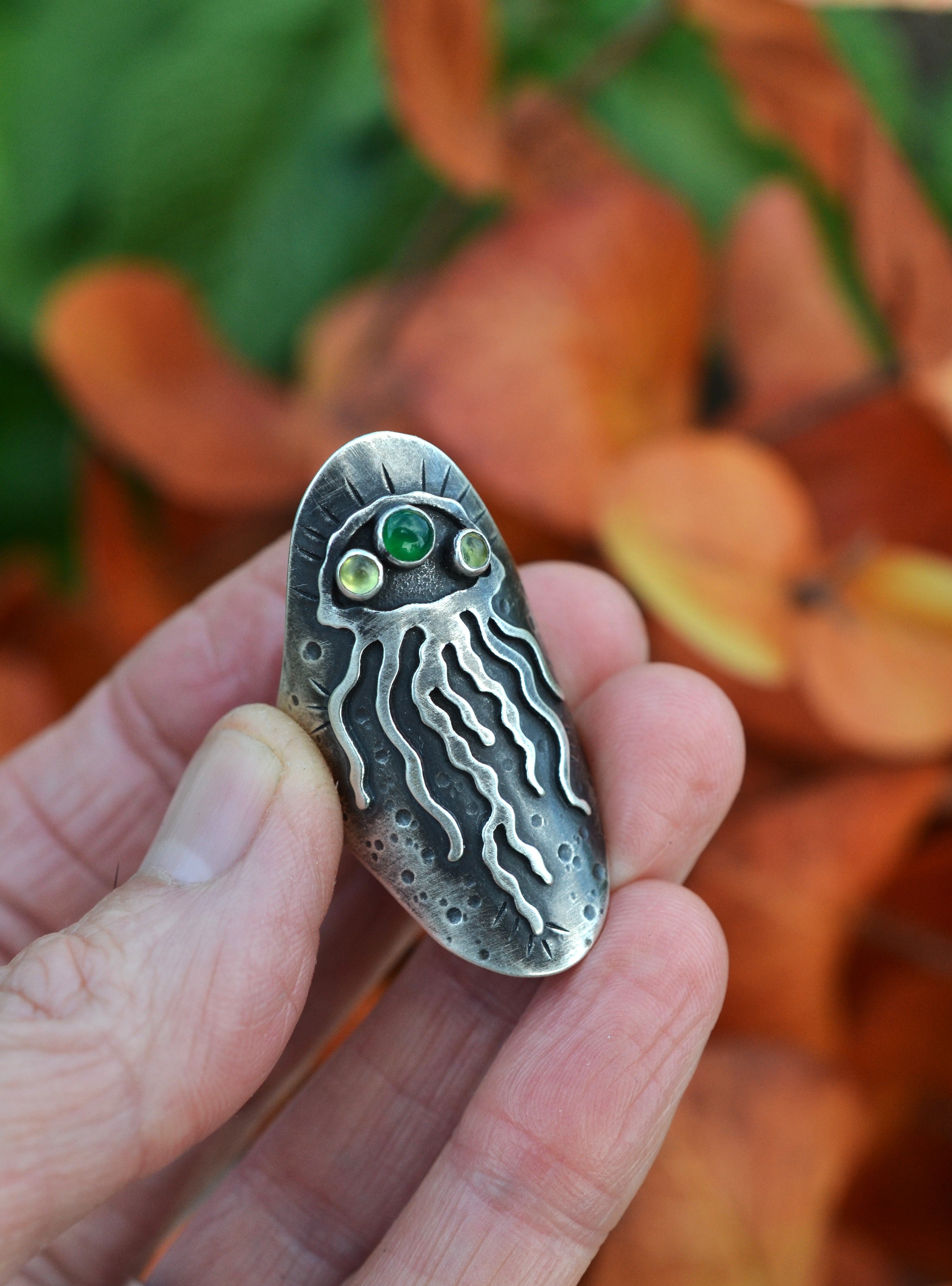 3 Eyed Jellyfish Saddle Ring - Will fit like a Size 8.5 - Green Onyx and Peridot