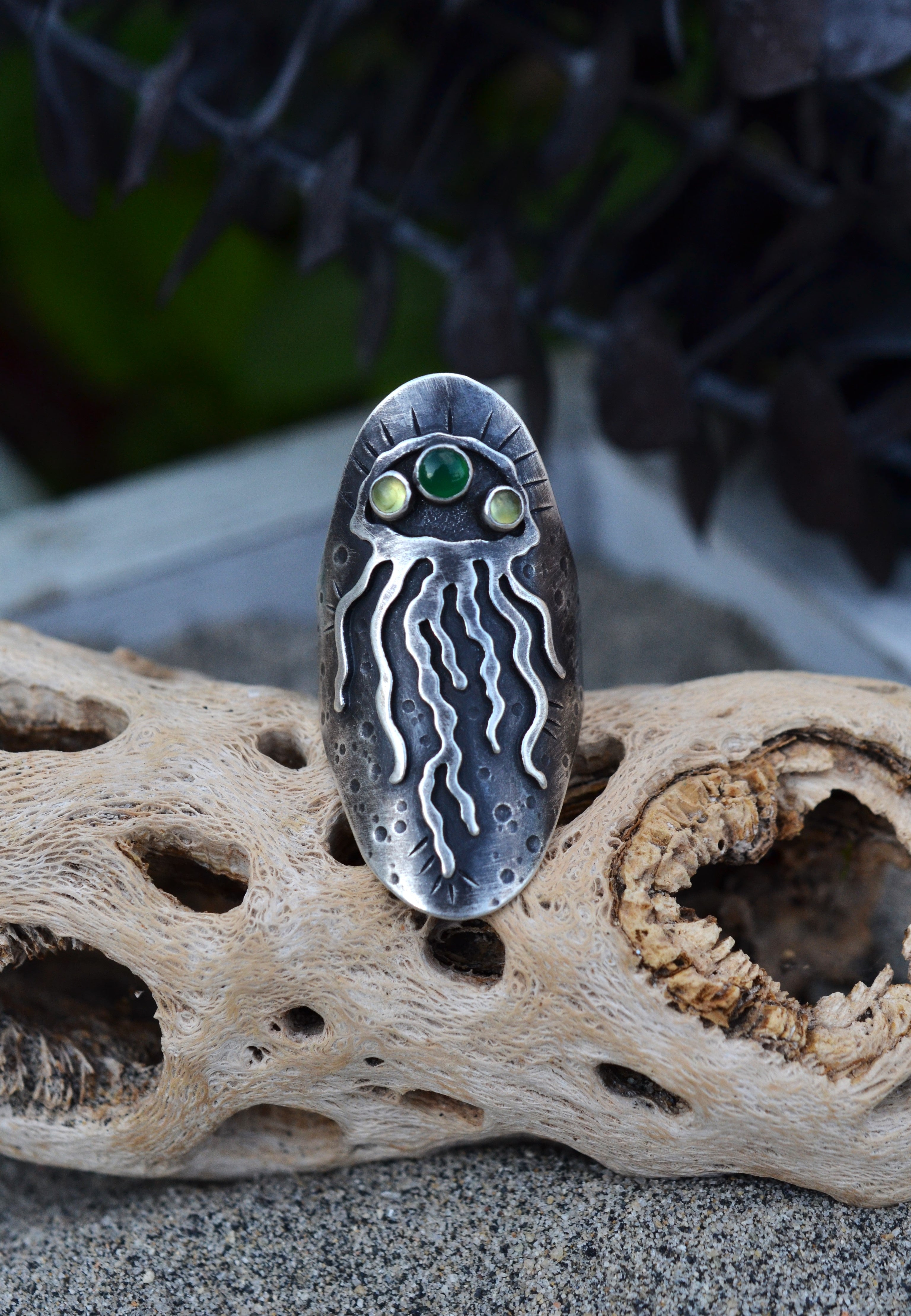 3 Eyed Jellyfish Saddle Ring - Will fit like a Size 8.5 - Green Onyx and Peridot