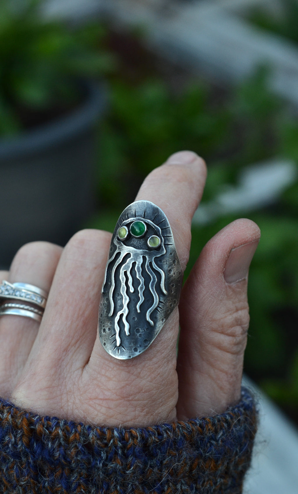 3 Eyed Jellyfish Saddle Ring - Will fit like a Size 8.5 - Green Onyx and Peridot