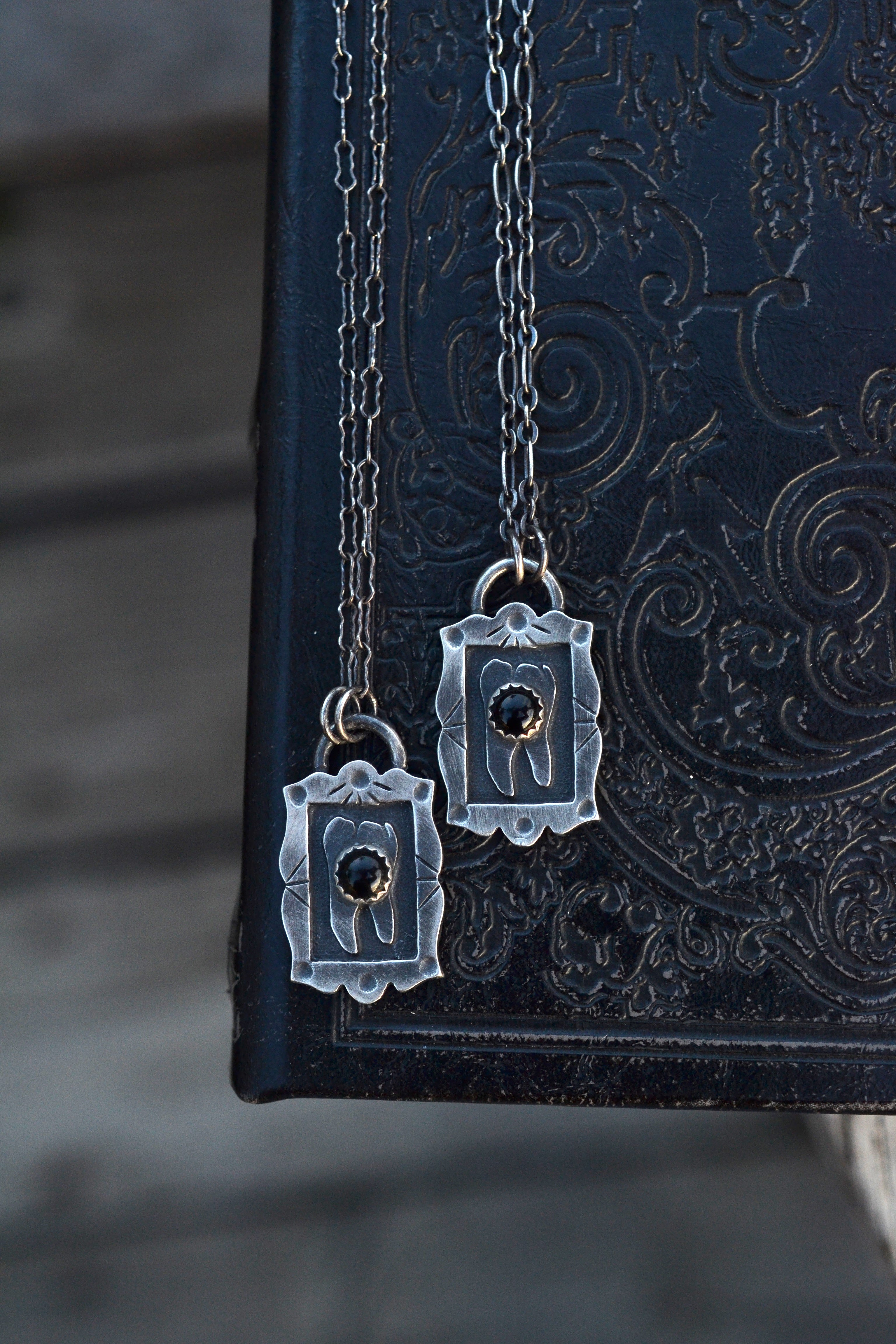 Sweet Tooth Molar Pendant - Black Onyx