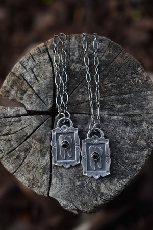 Cameo Style Molar Pendant - Black Onyx